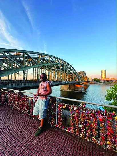 WakaWaka Doctor on the Hohenzollern Bridge, Cologne